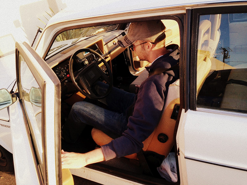 Illustration for article titled Professional Drifter Carl Rydquist Gives Us Drifting Lessons In A Stock Volvo 242